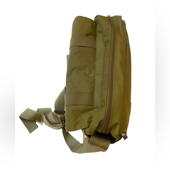 NWT Molskine MyCloud Backpack Bag 15” Laptop in Moss Green - Picture 12 of 16